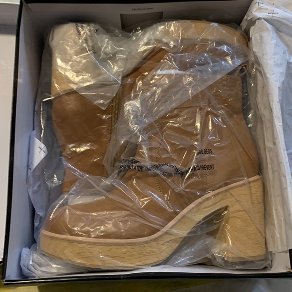 Dolce Vita Cecile praline nubuck boot, sz 9.5, new in box from Anthropologie - Picture 7 of 12